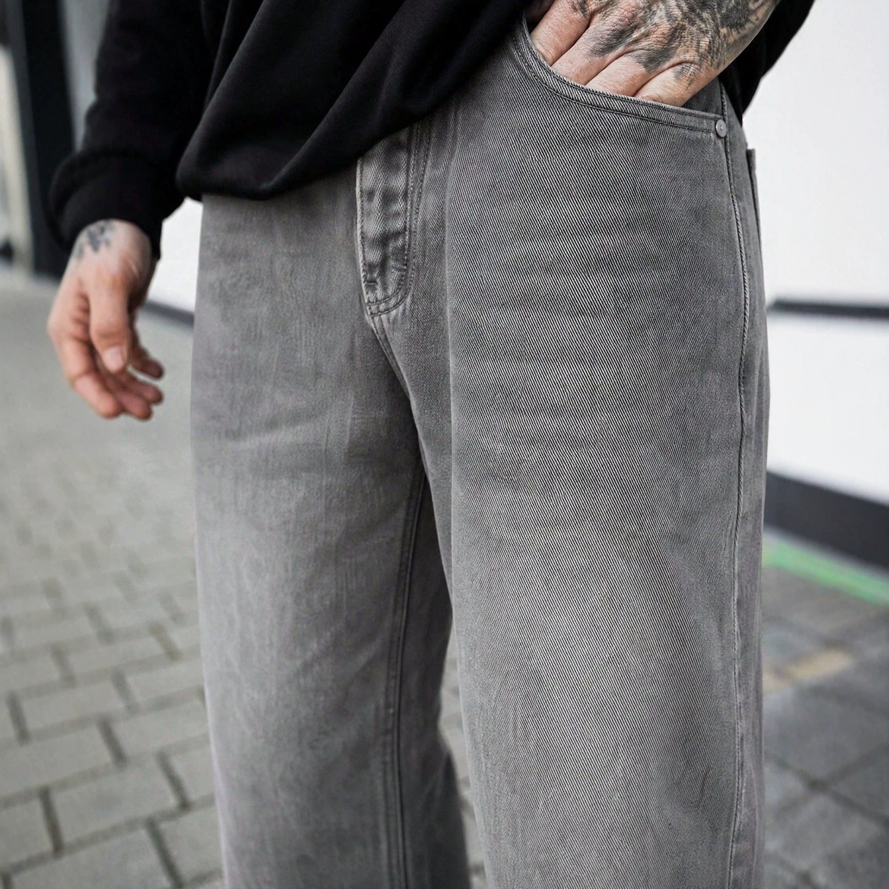 Comfortable Casual Men's Distressed Washed Gray Jeans for Daily Fashion and Commute