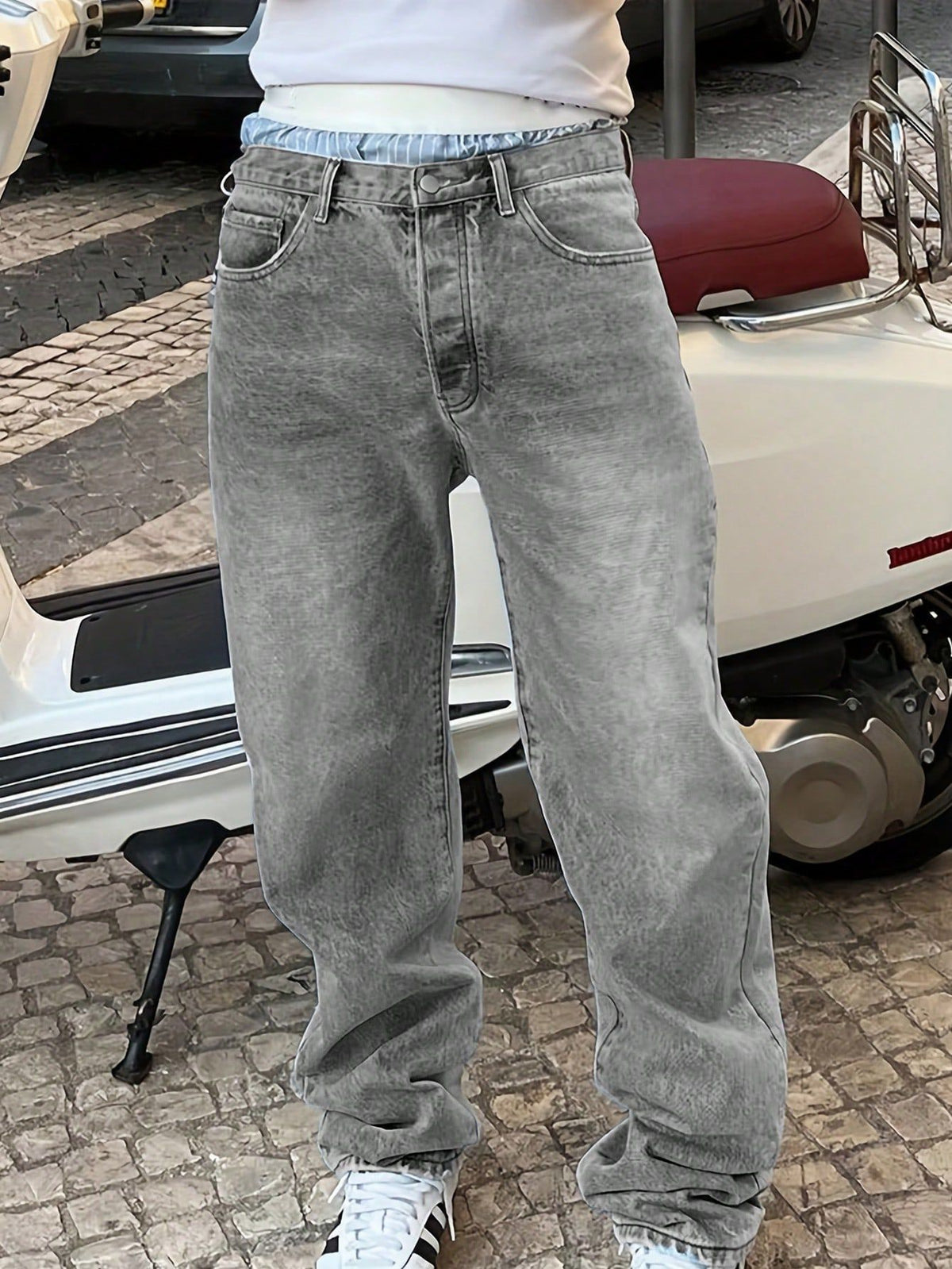 Casual Men's Gray Designer Jeans, Fashion Distressed Vintage Washed Denim Pants