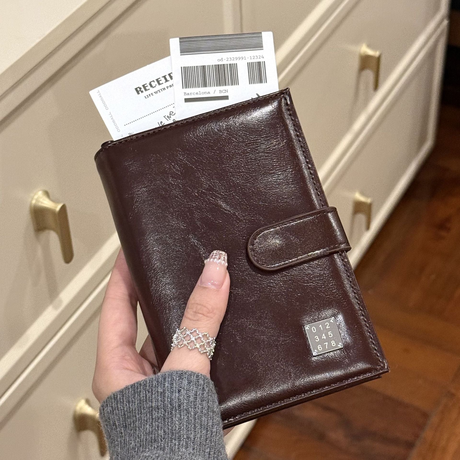 Passport Holder Retro Multi-functional Passport Case Wallet Integrated Wallet and Passport Protector