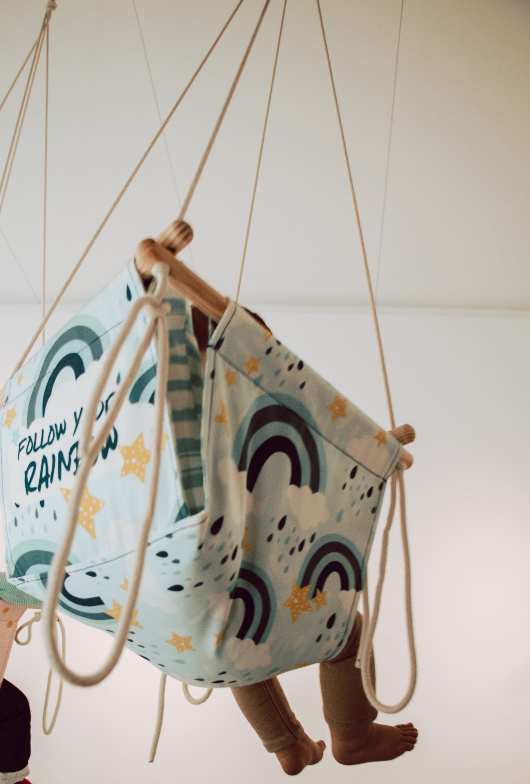 Siga o seu arco-íris BLUE BabySwing